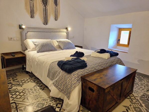 2 makuuhuonetta, työpöytä, silitysrauta/-lauta, Wi-Fi