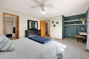 House, Multiple Beds, Patio, Garden View (2719 Daffodil Place) - Charming Home With RV Parking, 30 Miles From Rmnp (Loveland)