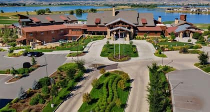 Elegant Home Near TPC Golf Course and Trails