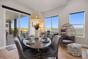 House, Multiple Beds, Patio, Mountain View (3062 Lake Verna Drive*) | Dining