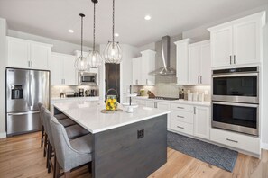 House, Multiple Beds, Patio, Mountain View (3062 Lake Verna Drive*) | Private kitchen | Fridge, microwave, oven, stovetop