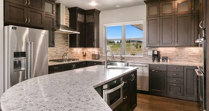 Luxury Home With Spectacular Rocky Mountain Views