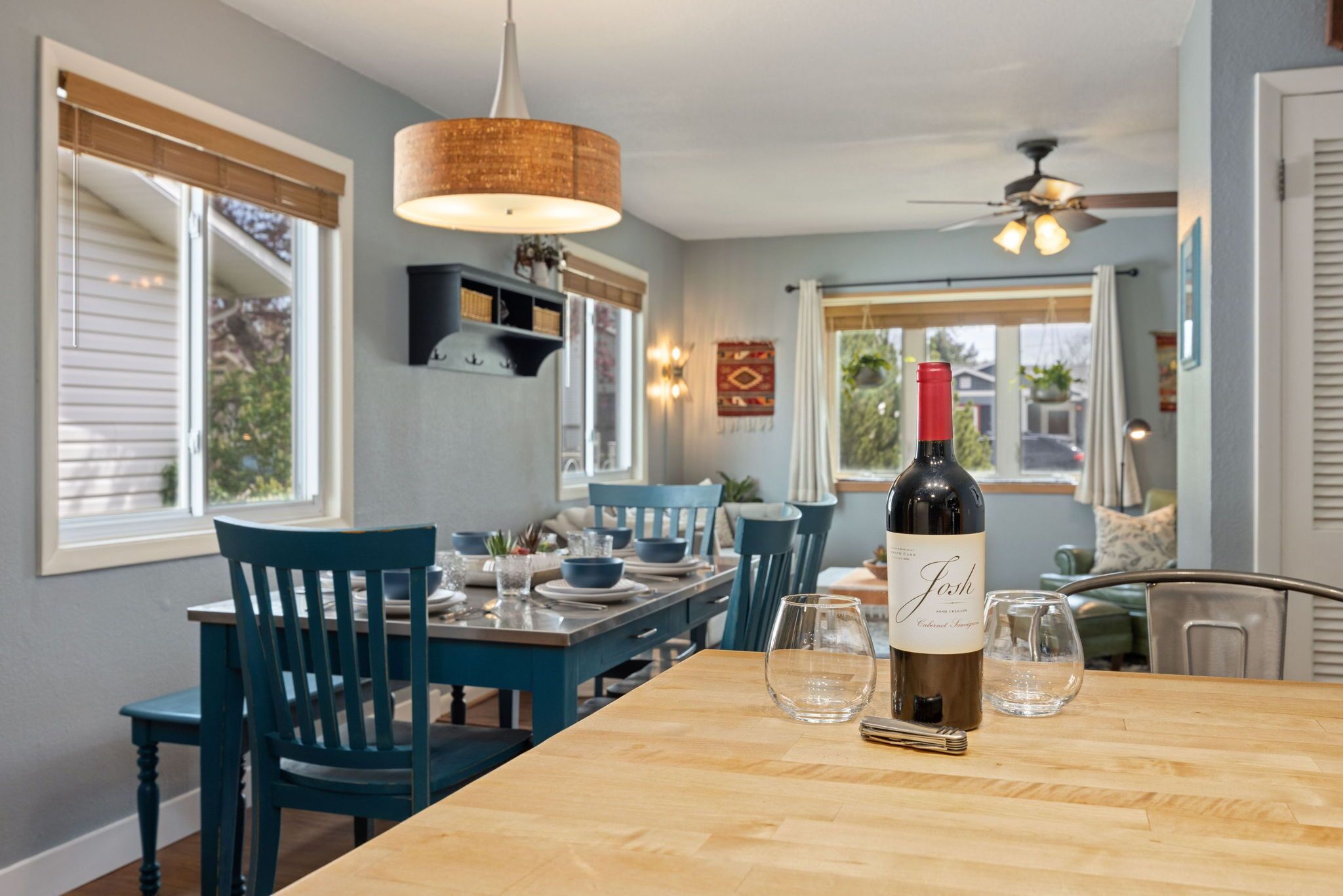 House, Multiple Beds, Hot Tub, Garden View (919 Grant Avenue) | Dining