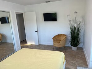 3 chambres, fer et planche à repasser, Wi-Fi, draps fournis