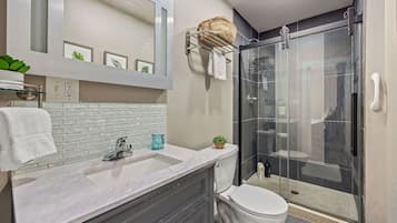 Appartement, 1 grand lit, sauna (620 Mathews St. (Unit 100)) | Salle de bain