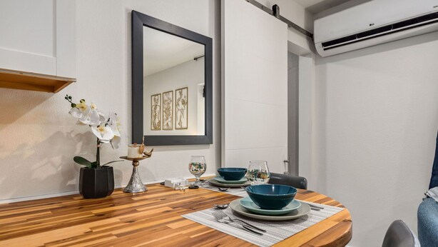 아파트, 퀸사이즈침대 1개, 사우나 (620 Mathews St. (Unit 100)) | 다이닝