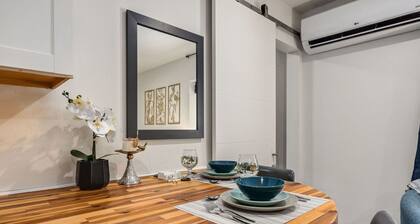 The Fox Den in Old Town! Pool, Sauna & Game Room