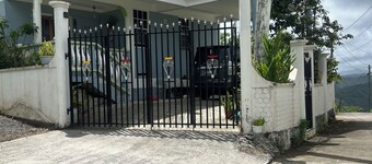 NIZA’S PLACE—Cozy Mountainside Villa with Ocean view.