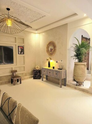 المنشأة من الداخل