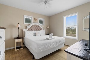 4 bedrooms, iron/ironing board, free WiFi, bed sheets - Cape San Blas w/3BR, Pet Friendly & Sunset Views (Port St. Joe)