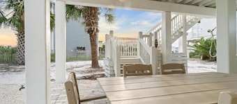 The Nest | 3BR | Pet-Friendly | Steps to Beach