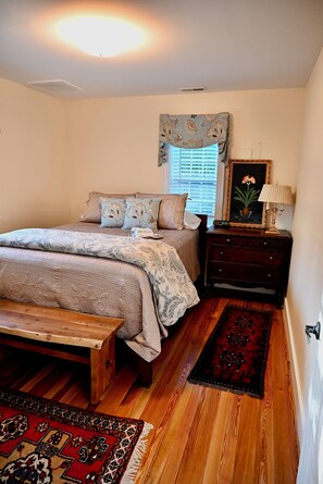 3 bedrooms, iron/ironing board, WiFi, bed sheets - James Armistead Lafayette Cottage: 3BR, New Kent (New Kent)