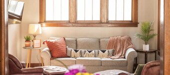 The Boho Bungalow! Downtown Alexandria