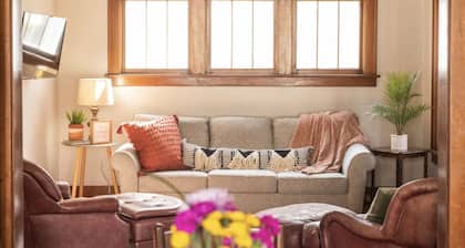 The Boho Bungalow! Downtown Alexandria