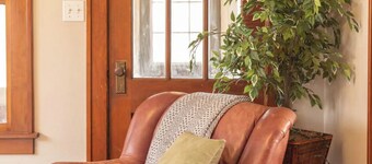 The Boho Bungalow! Downtown Alexandria