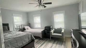 2 bedrooms, travel crib, free WiFi, bed sheets