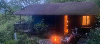 Cozy self-sufficient cottage with wonderful views & fireplace Pets welcome.