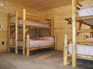 3 bedrooms, bed sheets