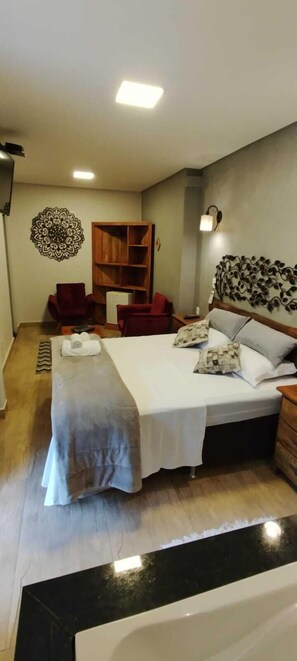Premium Room (SP Premium) | Premium bedding, minibar, individually decorated, individually furnished - POUSADA SITIO DAS FLORES (Nova Lima)