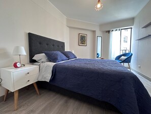 2 bedrooms, desk, iron/ironing board, WiFi