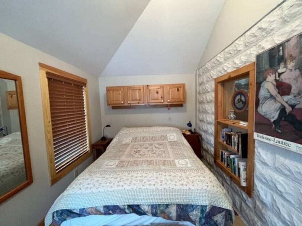 The HideawaySkaneateles Lake Southwest End Town of Sempronius Vrbo