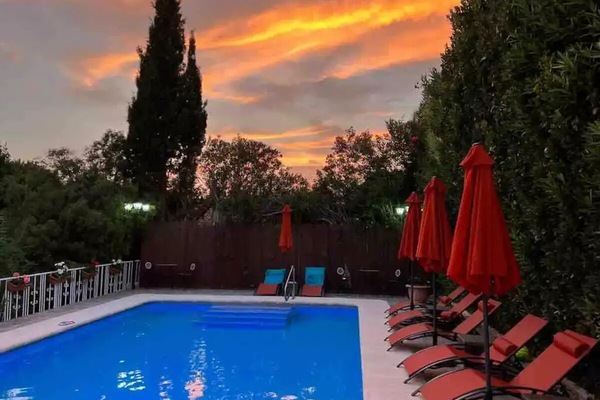 warm pool shower, summer kitchen, BBQ, sunbeds, privacy & tranquility guaranteed