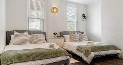 Apt in Mt Washington, Minutes to Sheraton & City Skyline Views W/Pack'N Play