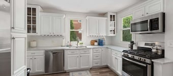 Walkable 4BR in Barrington – Near Beach & Bike Path