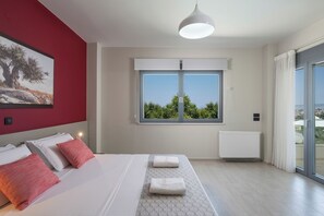 5 soverom, safe på rommet, skrivebord og strykejern/-brett