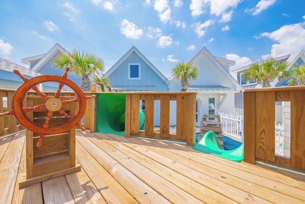 Property grounds - Captains Corner (Corpus Christi)