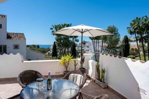 Outdoor dining - Tetuan 31 - El Oasis de Capistrano! (Nerja)