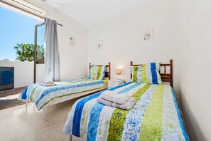 2 bedrooms, in-room safe, iron/ironing board, free WiFi - Tetuan 31 - El Oasis de Capistrano! (Nerja)