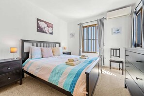 2 bedrooms, in-room safe, iron/ironing board, free WiFi - Tetuan 31 - El Oasis de Capistrano! (Nerja)