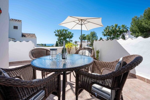 Outdoor dining - Tetuan 31 - El Oasis de Capistrano! (Nerja)