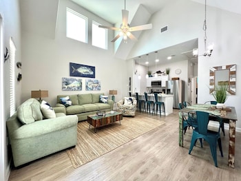 Reelin' It Inn - 14931