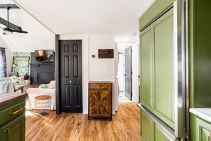 3 bedrooms, desk, iron/ironing board, WiFi