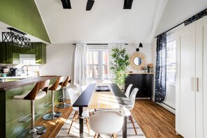 Dining - Cozy Pocono retreat w/ comfort & style ~ Fire Pit (East Stroudsburg)