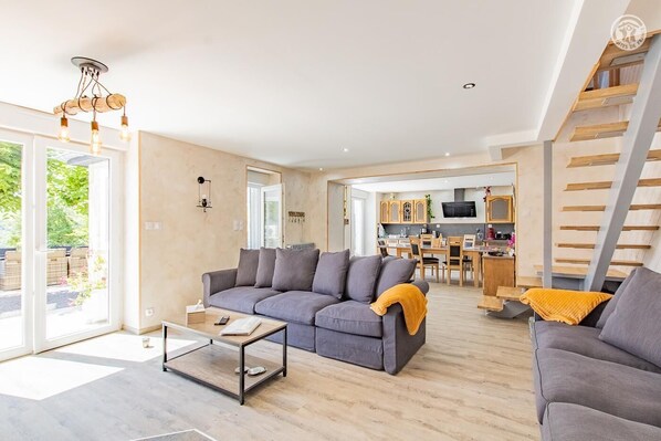 TV, fireplace, table tennis