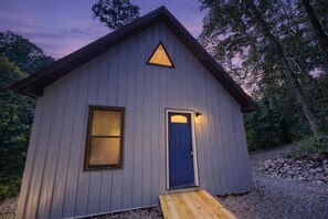 Exterior - Blackberry Bramble: Budget friendly Hocking Hills (Sugar Grove)