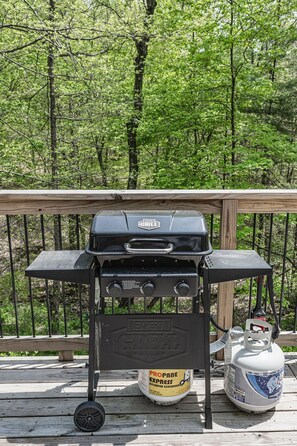 Property grounds - Blackberry Bramble: Budget friendly Hocking Hills (Sugar Grove)
