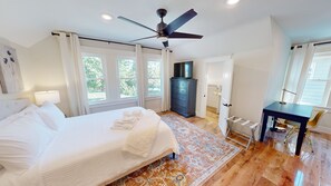 4 bedrooms, desk, iron/ironing board, travel cot