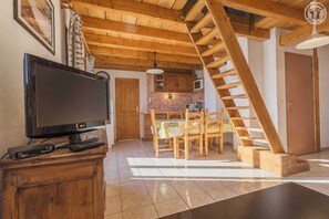 Interior - CHALET DE L'ERMITE - LE COL (MONTRICHER-ALBANNE)