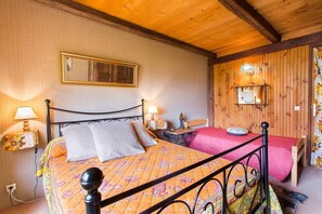 3 Schlafzimmer, Bügeleisen/Bügelbrett, Reisekinderbett