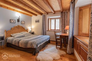 5 camere, ferro/asse da stiro, culla da viaggio, Wi-Fi gratuito