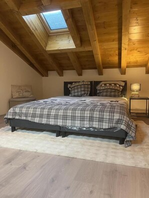 4 bedrooms, iron/ironing board, travel cot, free WiFi