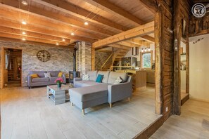 TV, lettore DVD, impianto stereo