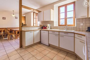 Fridge, microwave, oven, stovetop - LE FUVET - SAINT FRANCOIS LONGCHAMP (SAINT FRANCOIS LONGCHAMP)