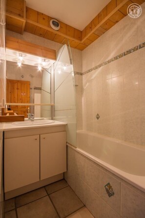 Badewanne, Haartrockner