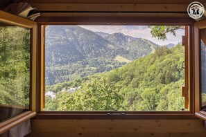 Interior - PLAN DE L'AIGLE HUT (ST-ALBAN-DES-VILLARDS)