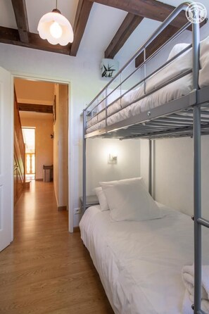 2 Schlafzimmer, Bügeleisen/Bügelbrett, Reisekinderbett, kostenloses WLAN